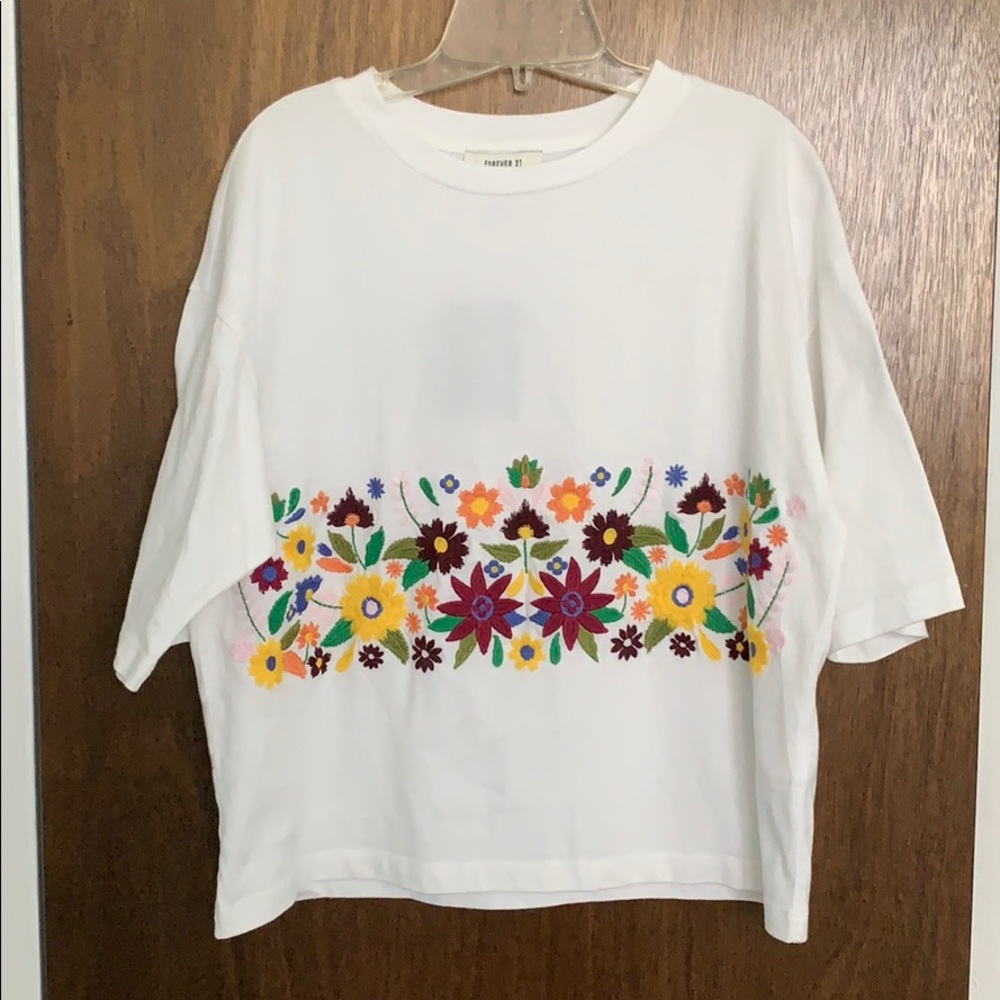 Forever21 White Flower Top